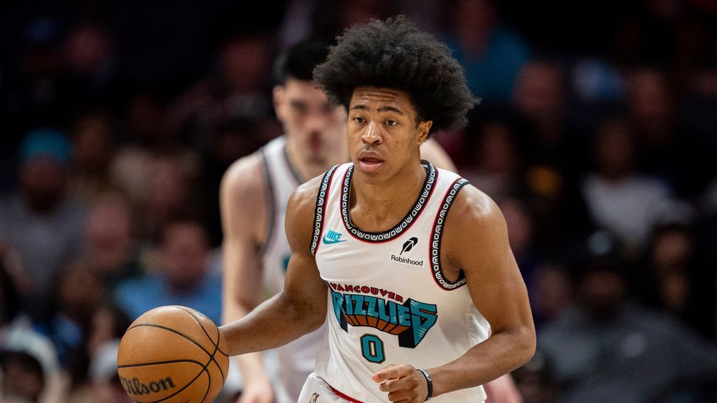 Grizz’s Wells awake, alert but has broken wrist