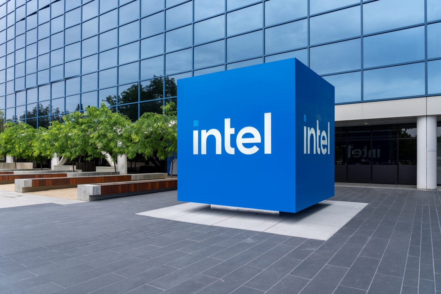 Intel announces board retirements before shareholder meeting