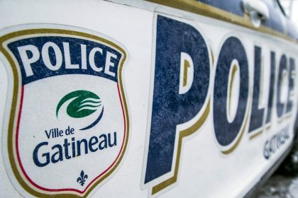 Worker removing snow in Gatineau dead after being hit by heavy vehicle