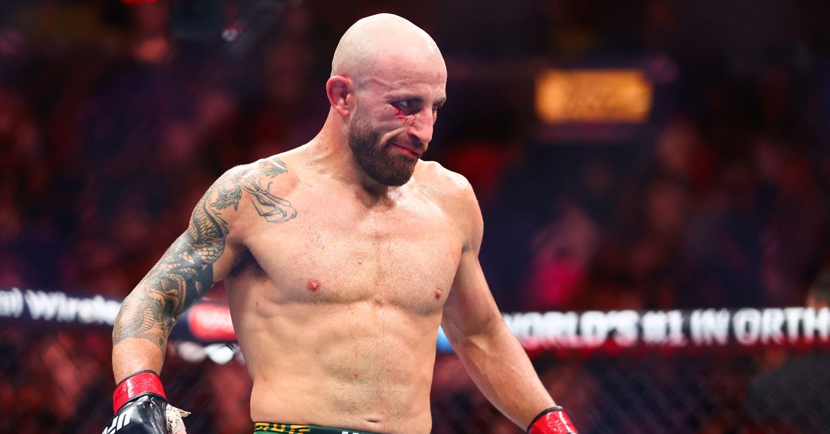 Coach: Alexander Volkanovski might have broken hand in UFC 314 win, still wants Ilia Topuria rematch