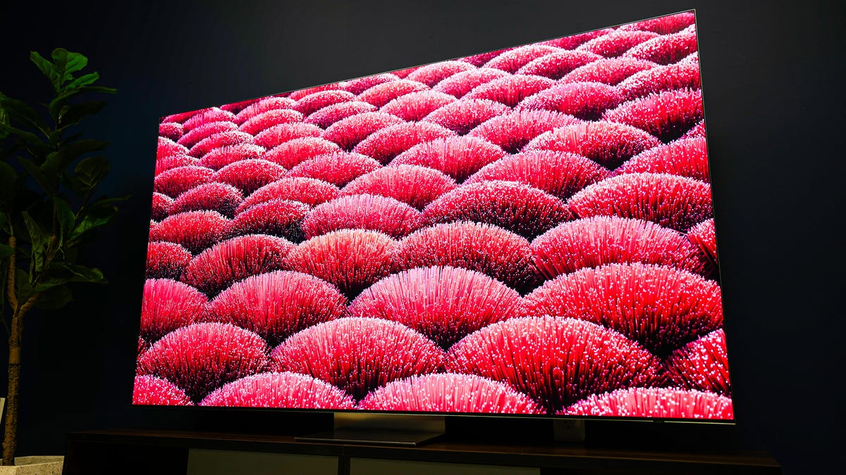 I saw Samsung’s deluge of 2025 QLED TVs, and I’ve never been more ready to splurge