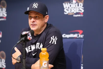 Yankees proposed trade lands $200 million superstar shortstop to solve third base issues