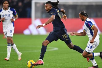 Three Juventus players risk are one booking away from supsension