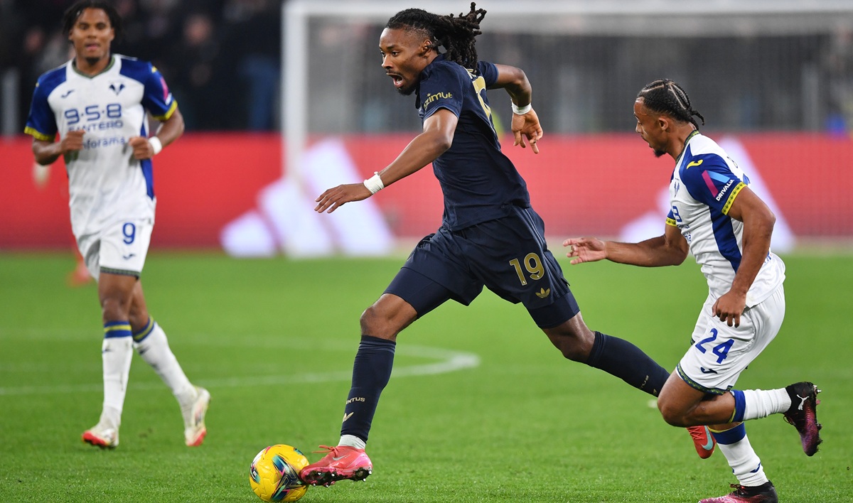 Three Juventus players risk are one booking away from supsension