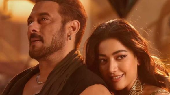 When Bollywood actors with huge age difference were paired together