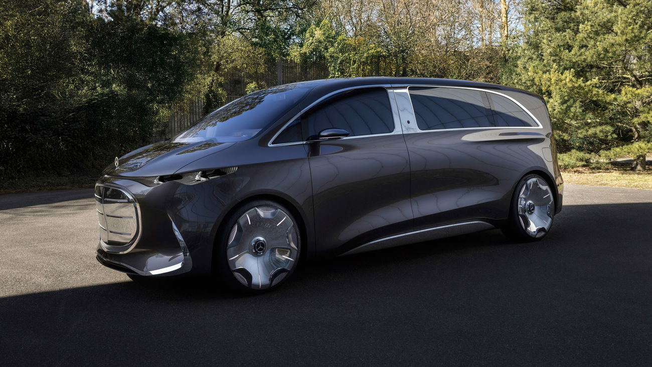The Mercedes Vision V Is Part Private Jet, Part Karaoke Bar