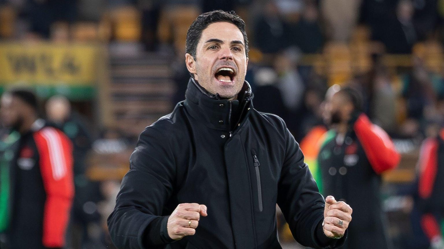 Arteta hilariously takes dog for walk