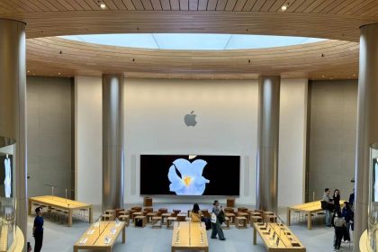 Apple, HP, Dell halt China-to-US PC exports amid tariff tensions