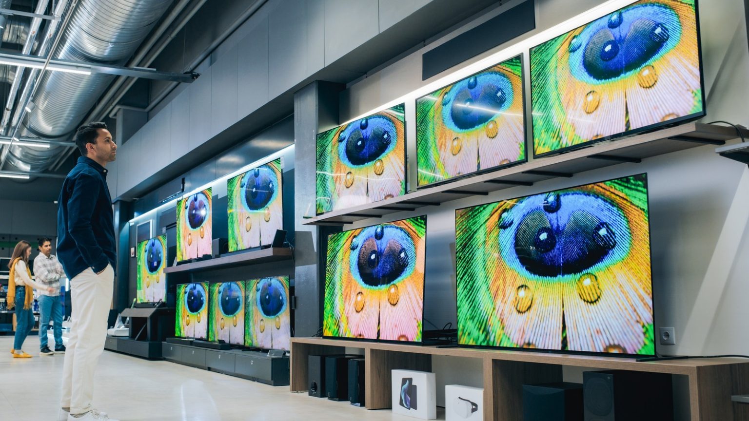 5 Of The Best 43-Inch TVs You Can Buy In 2025 (According To Reviews)