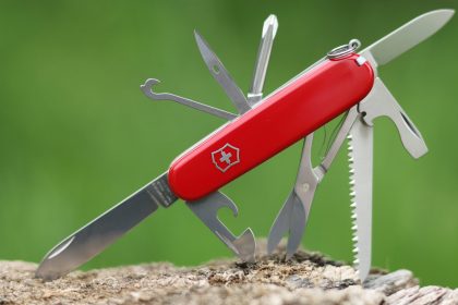 Why It’s Useful To Have Two Blades On A Swiss Army Knife