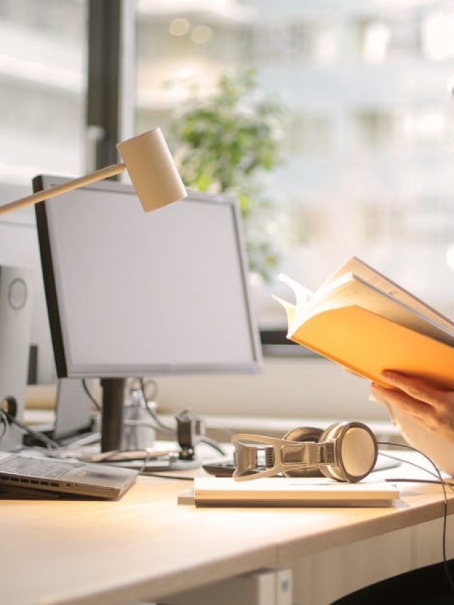 7 Things To Keep At Your Office Desk For More Productivity