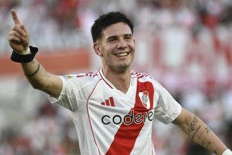 Chelsea, Man United suffer setback in Franco Mastantuono pursuit as River Plate outline transfer stance