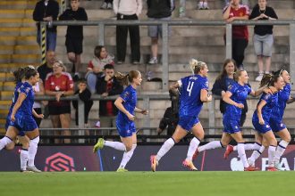 Chelsea crowned WSL champions after Man Utd win & Arsenal implosion