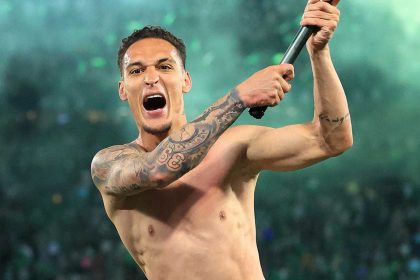 ¡Cuidado, Antony! Joaquín bromea con “secuestrar” al brasileño para asegurar su permanencia en el Real Betis