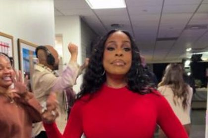 Niecy Nash Dances Through Jennifer Hudson’s Spirit Tunnel in a Fiery Red Look