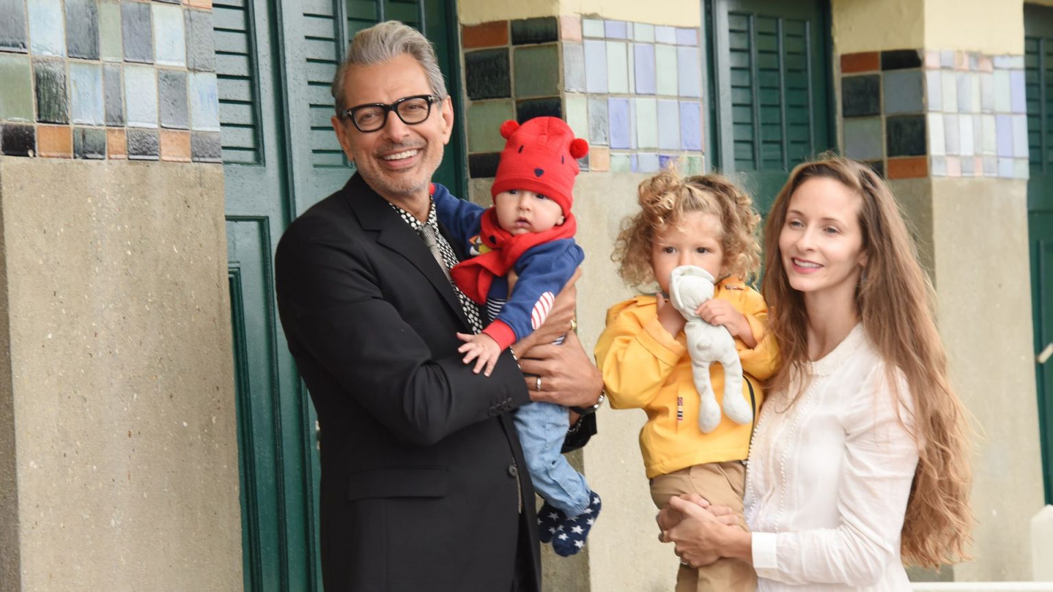  Jeff Goldblum’s kids make rare appearance at soccer match