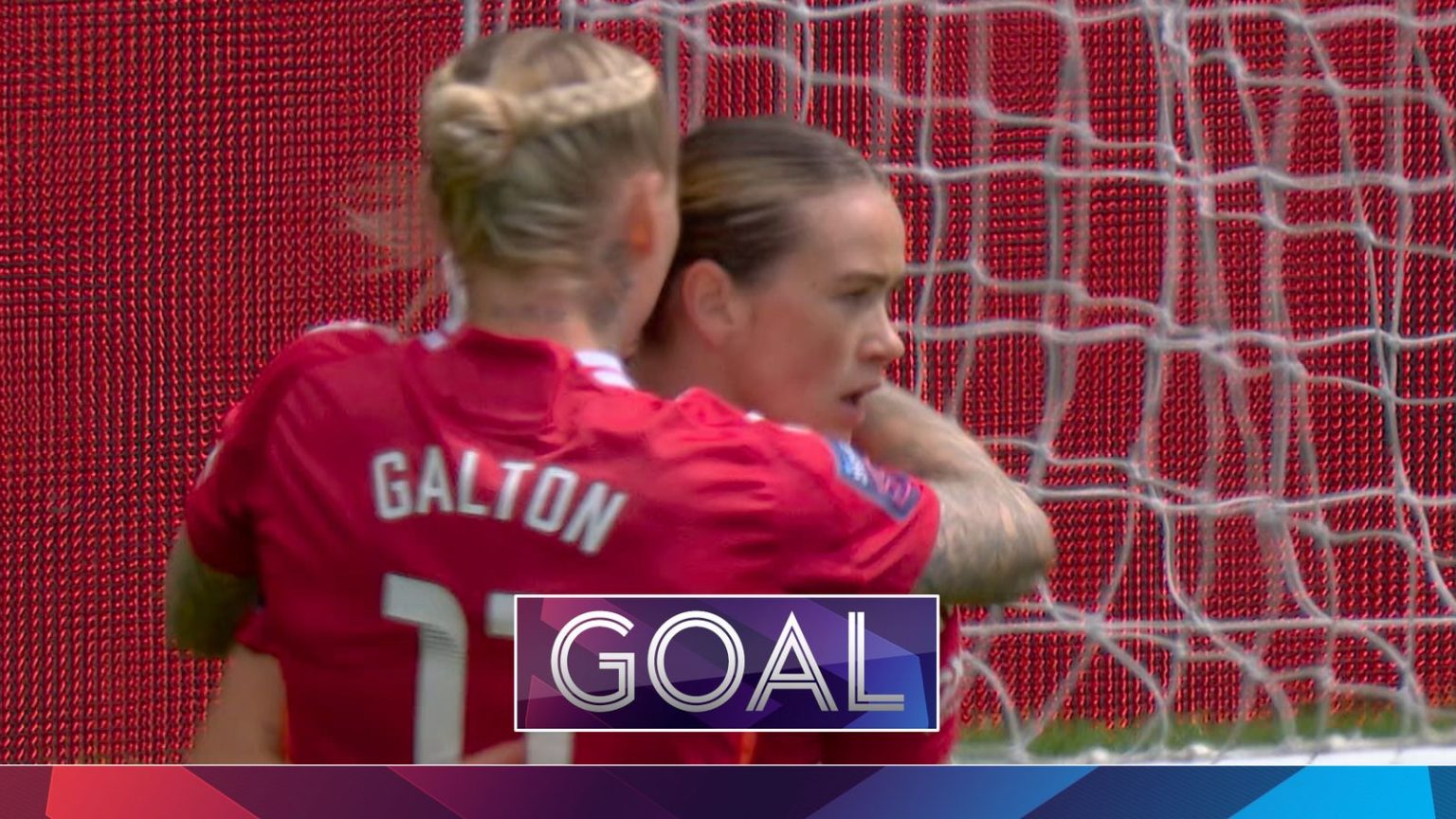 ‘Exceptional response from Manchester Utd!’ | Grace Clinton’s bullet header makes it 2-1!