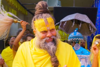 ‘मैं समलैंगिक हूं, 150 से ज्यादा पुरुषों से संबंध बनाए’ प्रेमानंद जी को शख्स ने सुनाई आपबीती