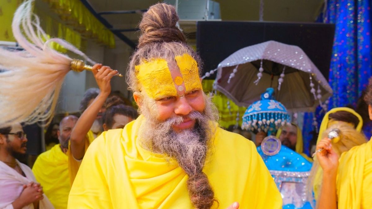 ‘मैं समलैंगिक हूं, 150 से ज्यादा पुरुषों से संबंध बनाए’ प्रेमानंद जी को शख्स ने सुनाई आपबीती