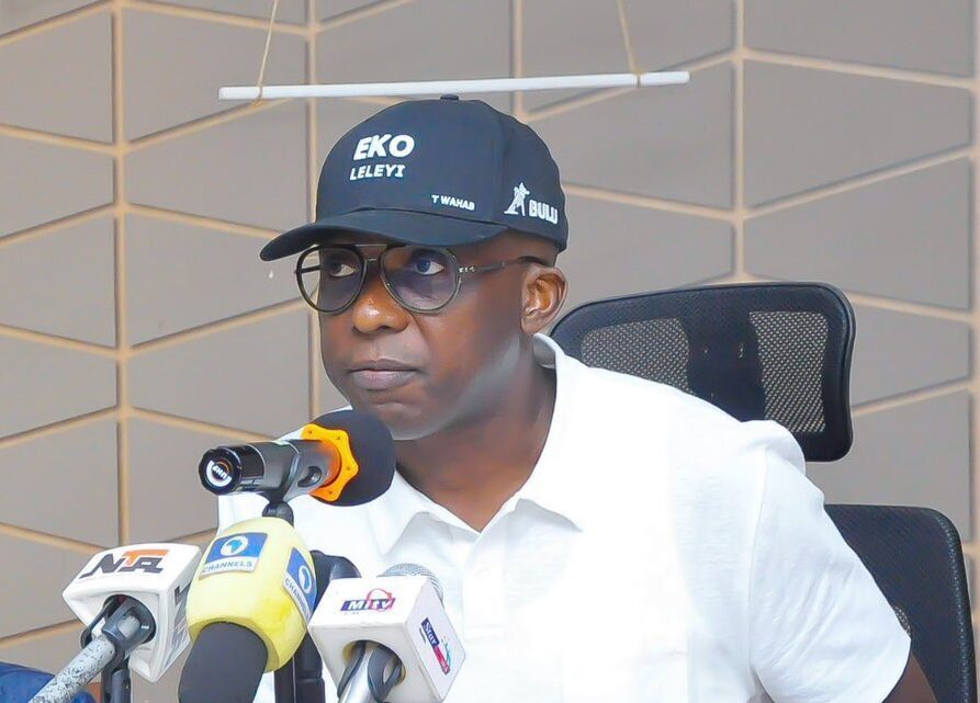 Lagos Govt demolishes buildings encroaching on Ikota River in Lekki estates after extended deadline