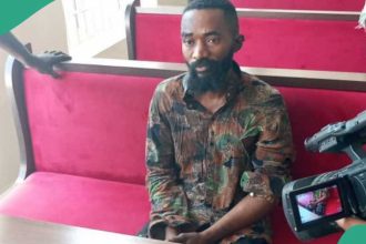 Watch video: Gospel singer who killed girlfriend spotted praying in court