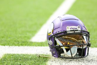 Report: Vikings Ink 4 Players to Deals