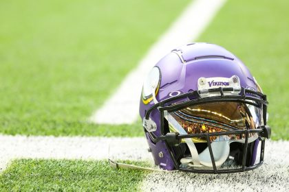 Report: Vikings Ink 4 Players to Deals
