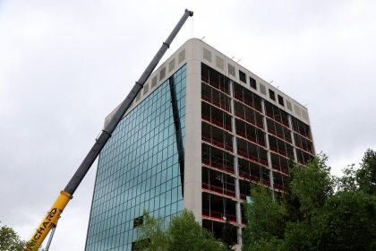 Kanata office building gets committee go-ahead for conversion to housing