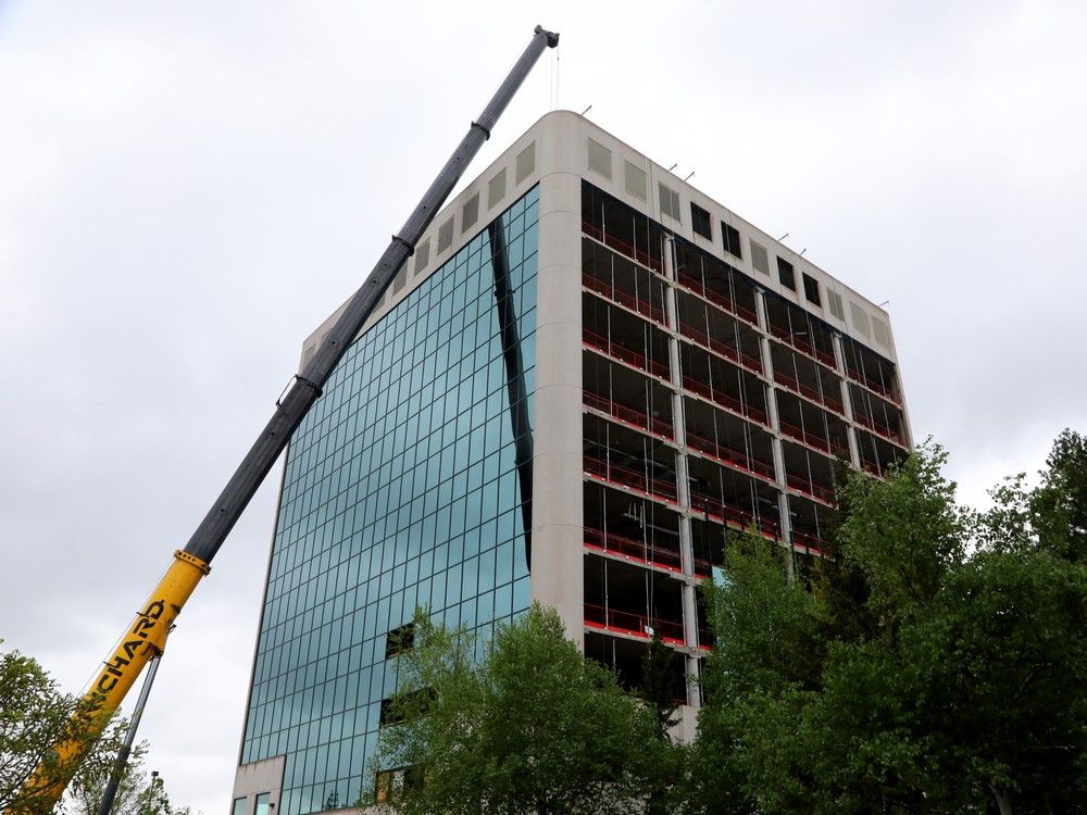 Kanata office building gets committee go-ahead for conversion to housing