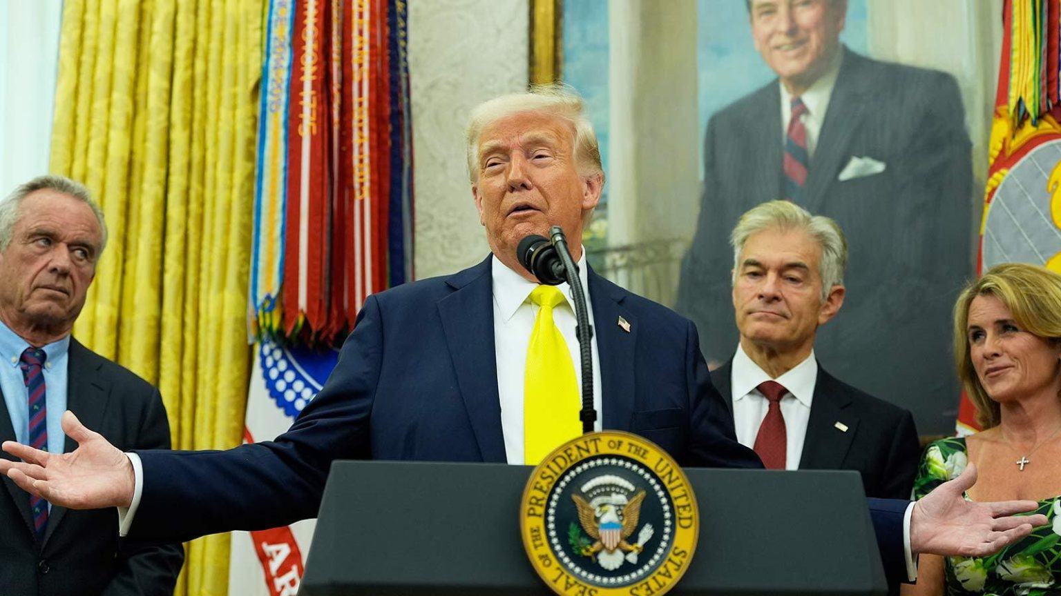 Trump Turns COVID Info Website Into a Promotion Page for ‘Lab Leak’ Theory