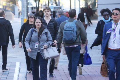 Size of public service declines for first time since 2015