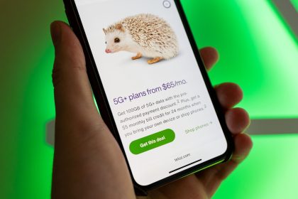 Telus raises plan prices again, adds $5/mo credit