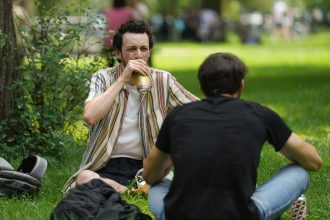 City committee to debate whether to allow alcohol in parks