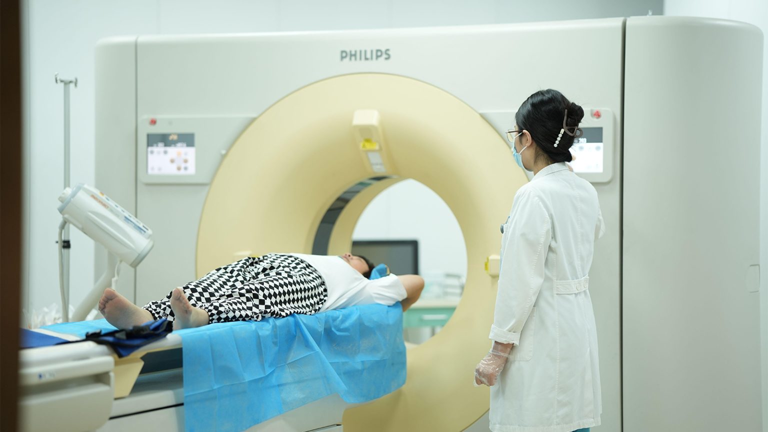 Is Lung Cancer Screening as Effective Without Risk-Based Selection?