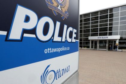 Ottawa cyclist injured following ‘serious’ collision on Riverside Drive