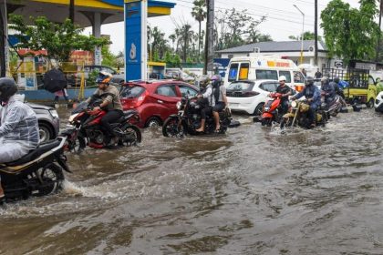 दिल्ली-NCR में बारिश के आसार, कई राज्यों में रेड अलर्ट जारी, पढ़ें