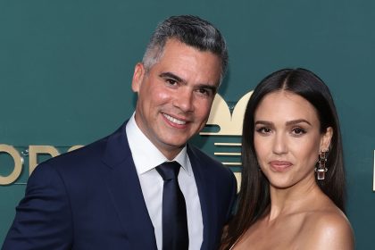Jessica Alba reunites with Cash Warren in new photo — and fans have a lot to say