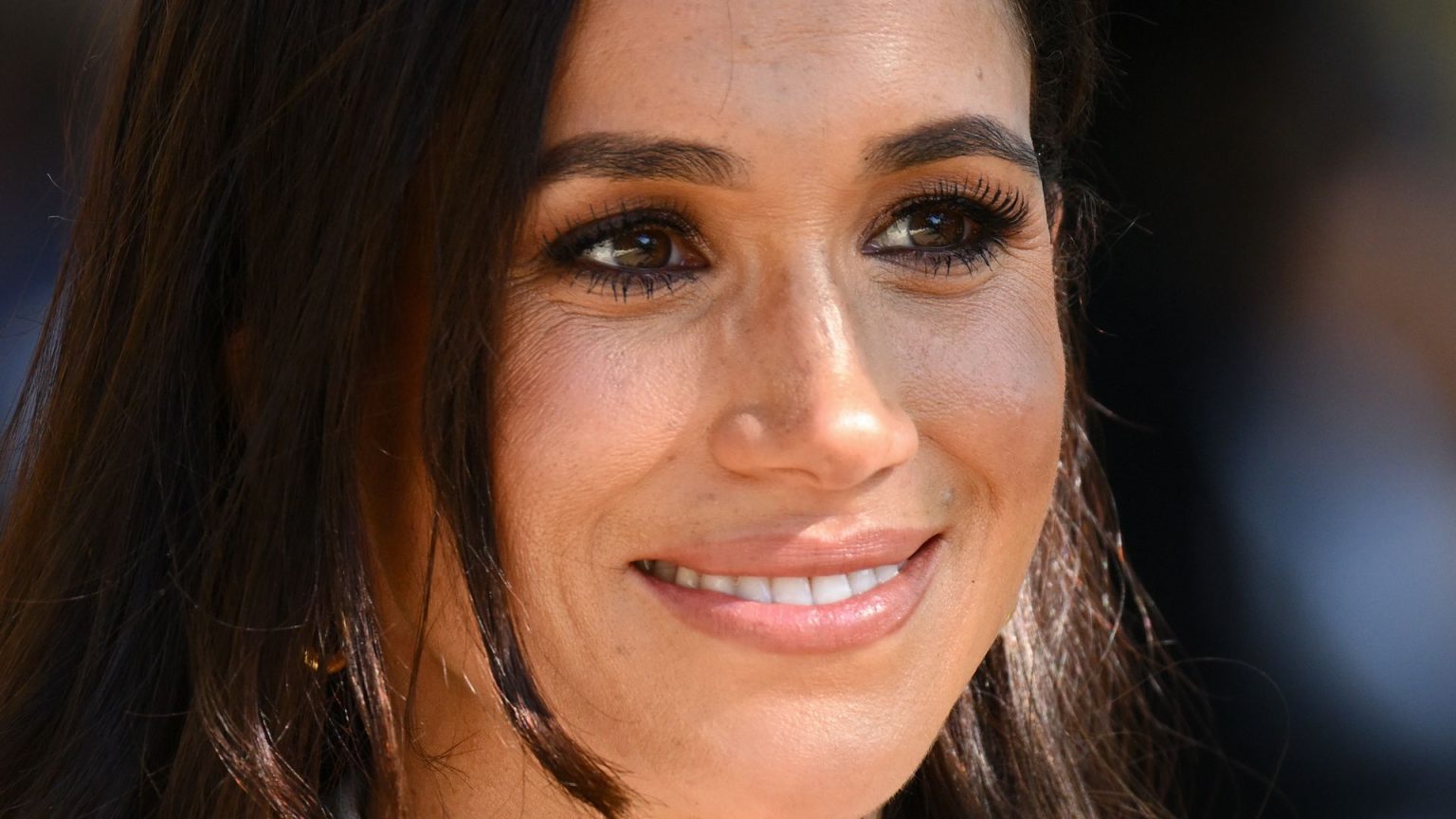 Meghan Markle’s go-to collagen moisturizer is 39% off on Amazon & we can confirm it’s worth it