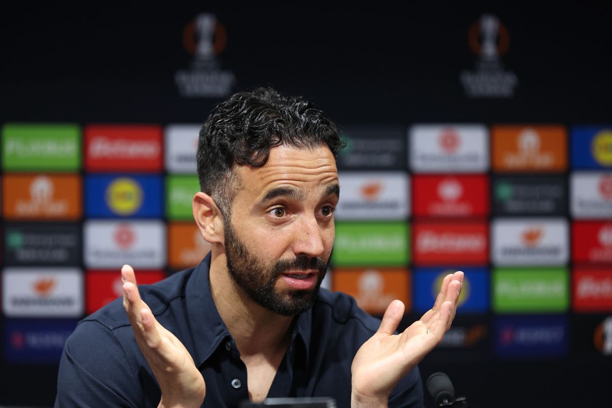 Manchester United in controversial swoop for Manchester City star: report