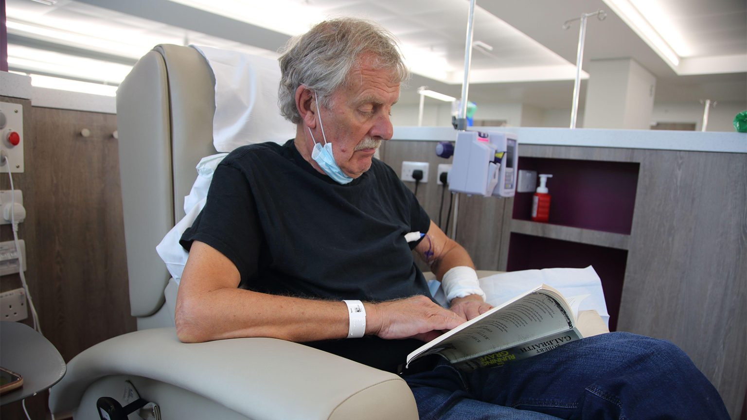 Modified FLOT Beats FOLFOX for Advanced Gastric Cancer