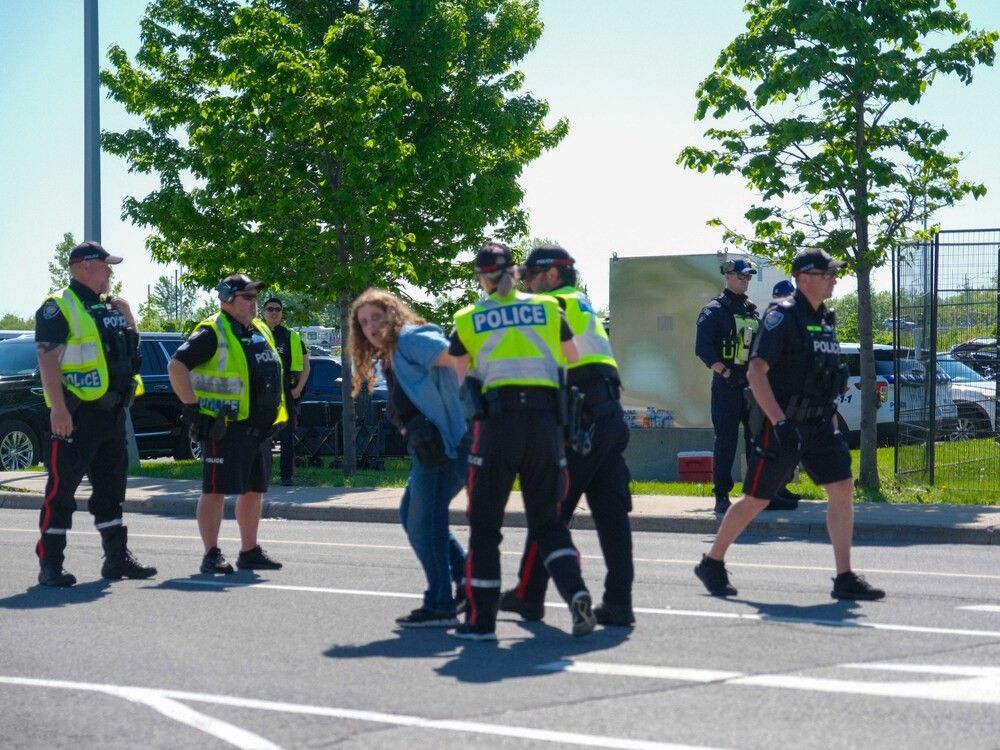 Media outlet demands apology after Ottawa police arrests citizen journalist