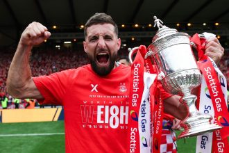 Graeme Shinnie reveals Sir Alex Ferguson good luck message as Aberdeen beat Celtic to lift Scottish Cup