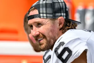 Raiders hand out record-setting contract to All-Pro superstar