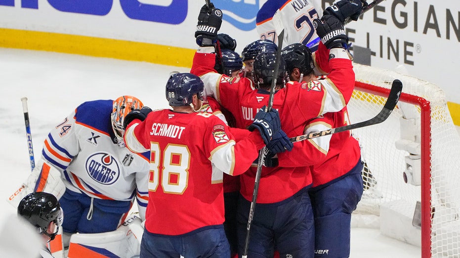 Panthers win Stanley Cup over Oilers as Sam Reinhart pours in 4 goals in Game 6 victory