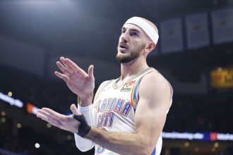 Alex Caruso Proves Charles Barkley Right After Avoiding Penalty From NBA Refs vs Anthony Edwards