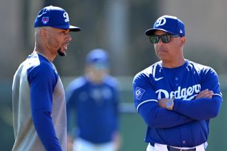 Dave Roberts Optimistic Mookie Betts Will Avoid IL Stint With Toe Fracture