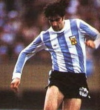 032. Mario Kempes