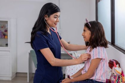 New PAHO report reveals that 14 countries in the Americas face health worker shortages