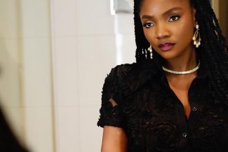 Simi cautions fans against chasing public approval