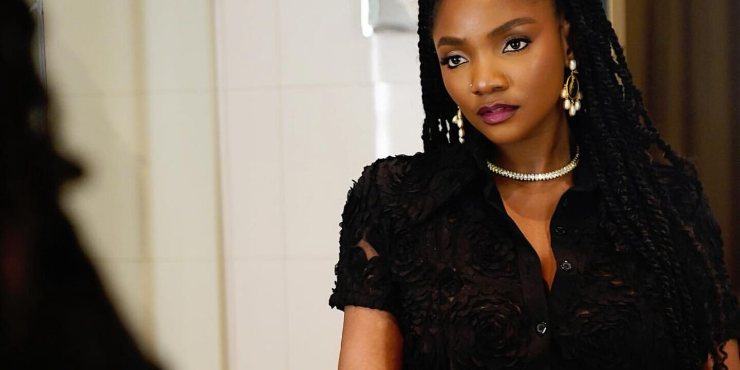 Simi cautions fans against chasing public approval